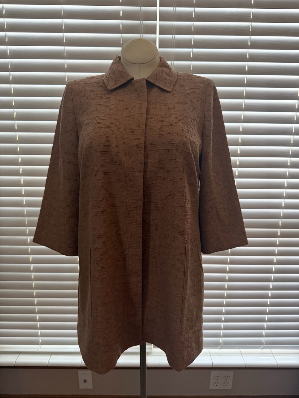 Chico’s 1 Textured Jacket Tan Brown 3/4 Sleeve Collared Longline Blazer 8/10 M